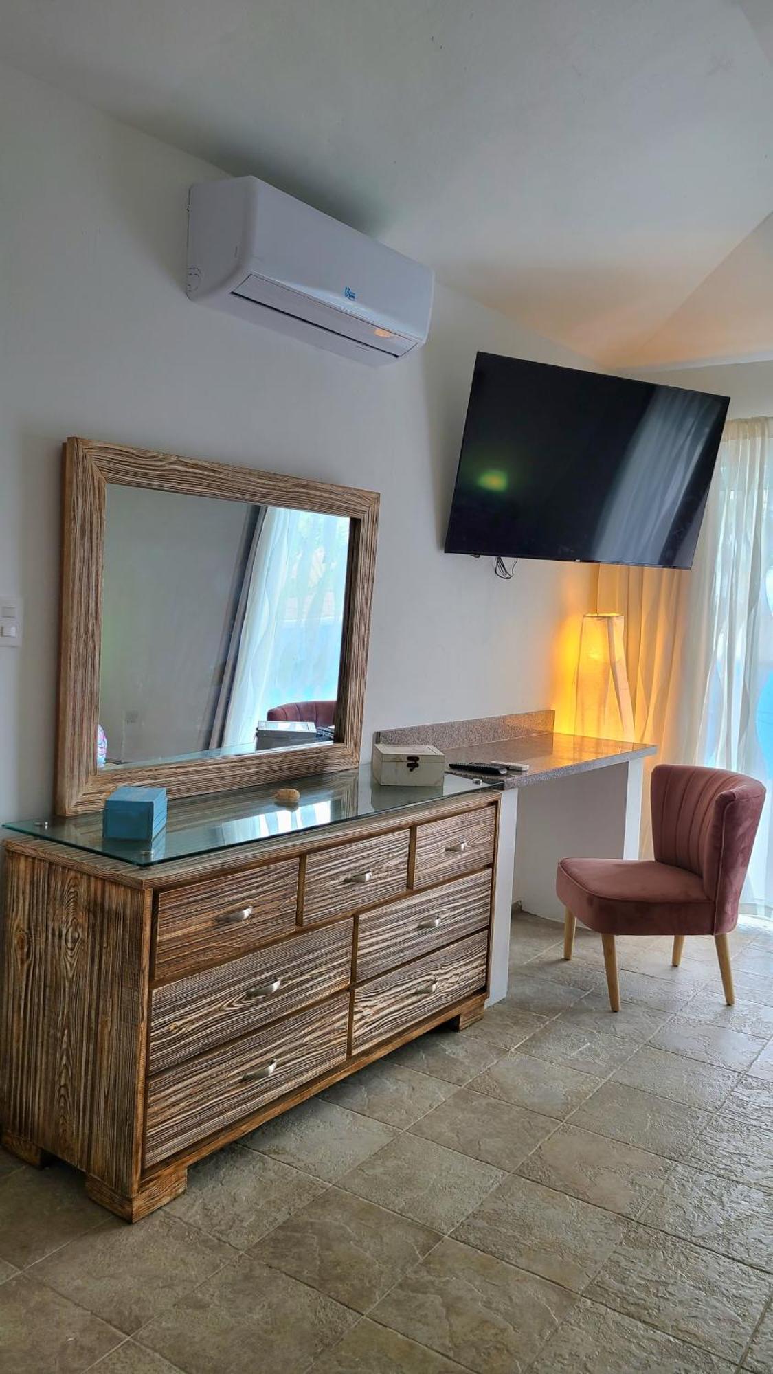 Triton Hotel Boutique & Restaurant Гуаяканес Екстер'єр фото